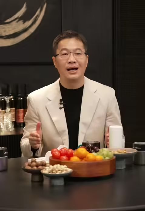 小米首款AIPC官宣，盧偉冰透露新筆記本搭載99Wh超大電池、剛好能上飛機