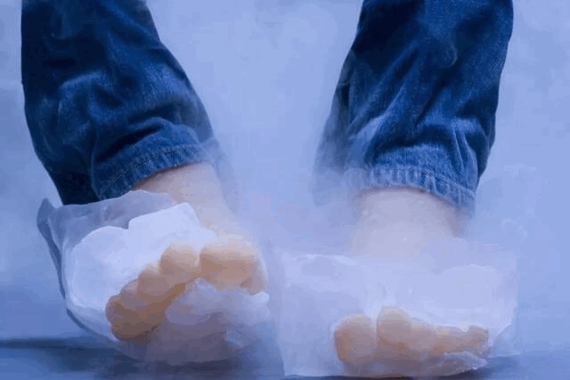 “雲朵羽絨棉拖”火了！一腳踩進小火爐！超柔軟！