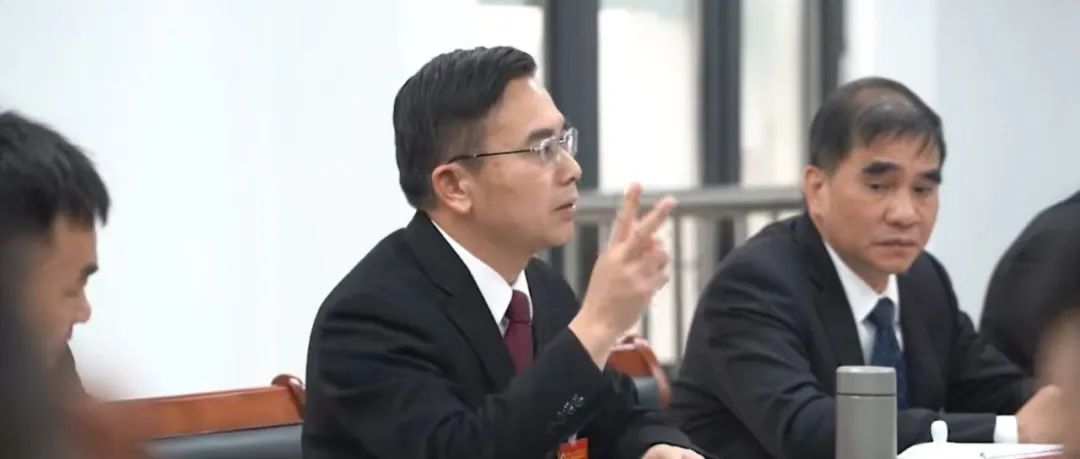 縣委書記對參會人員提要求：每個人必須要會用DeepSeek