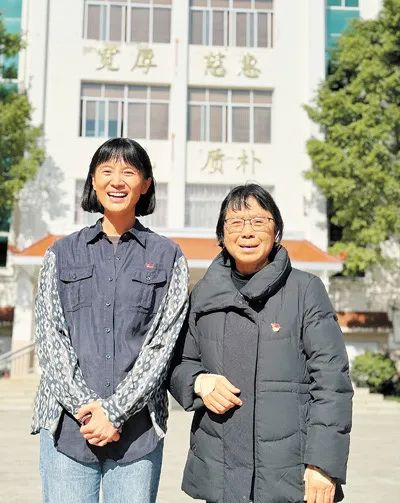 演員宋佳，在《人民日報》發文