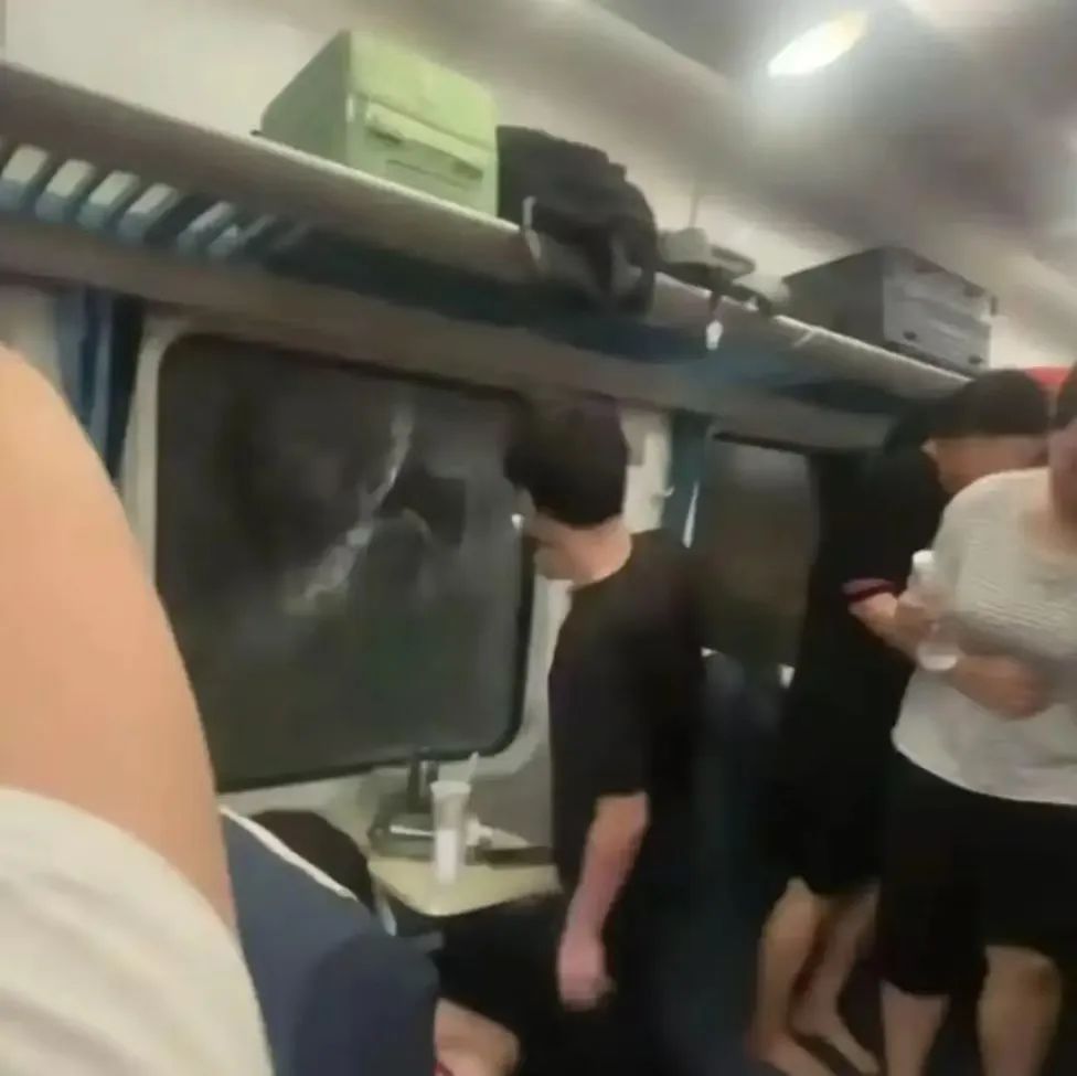 壹快評︱K1373列車事故：鐵路一線員工不如主動砸玻璃
