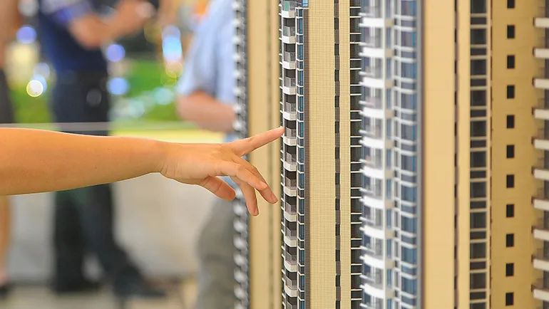 45元看房一小時，樓市“群演”背後老闆竟然是他