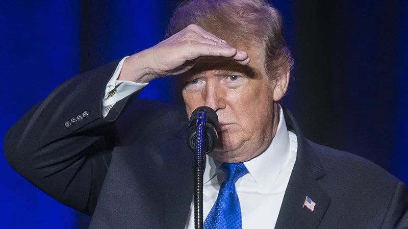 特朗普再次呼籲降息