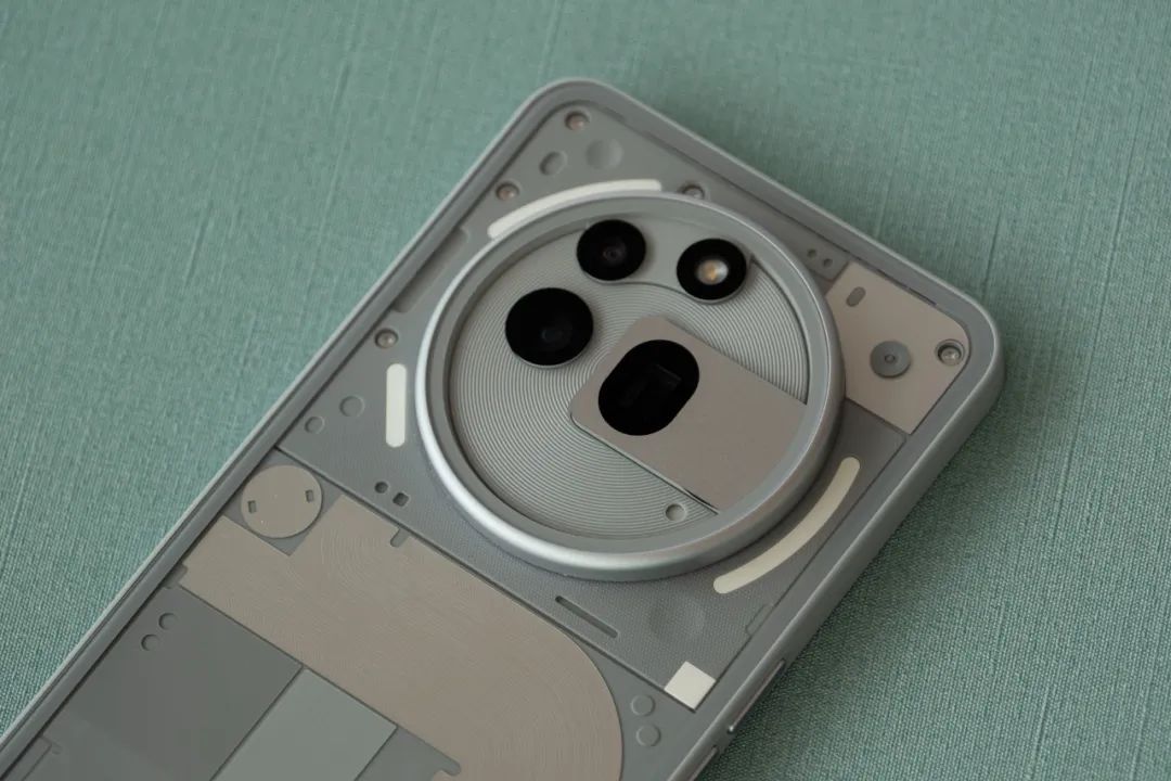 NothingPhone（3a）Pro首測：這可能是最有趣的AI手機