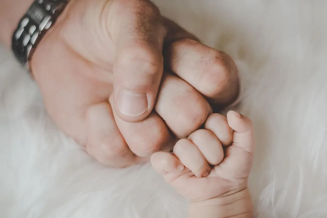 新型父母2招有效帶娃：一是閉嘴，二是……