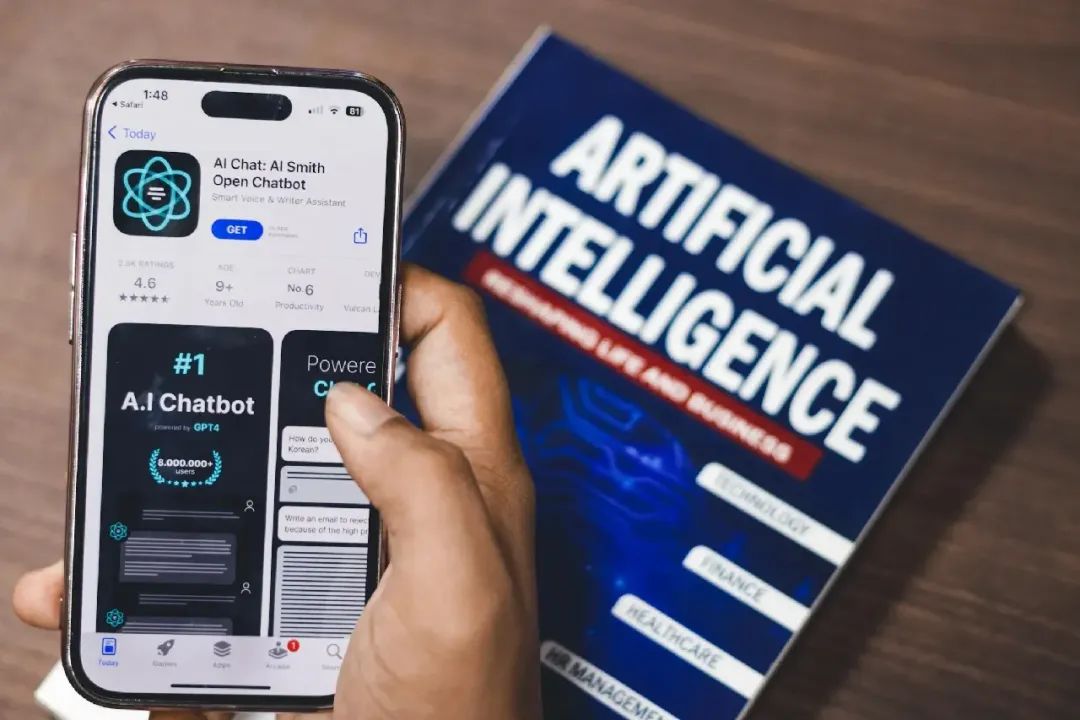 OpenAI聯手蘋果傳奇設計師造AI硬體：能復刻iPhone奇蹟嗎？｜巴倫科技