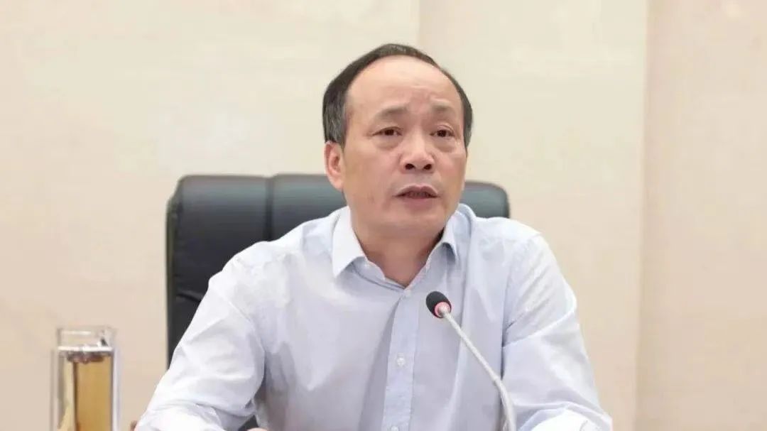 兩會剛過，他被查了！