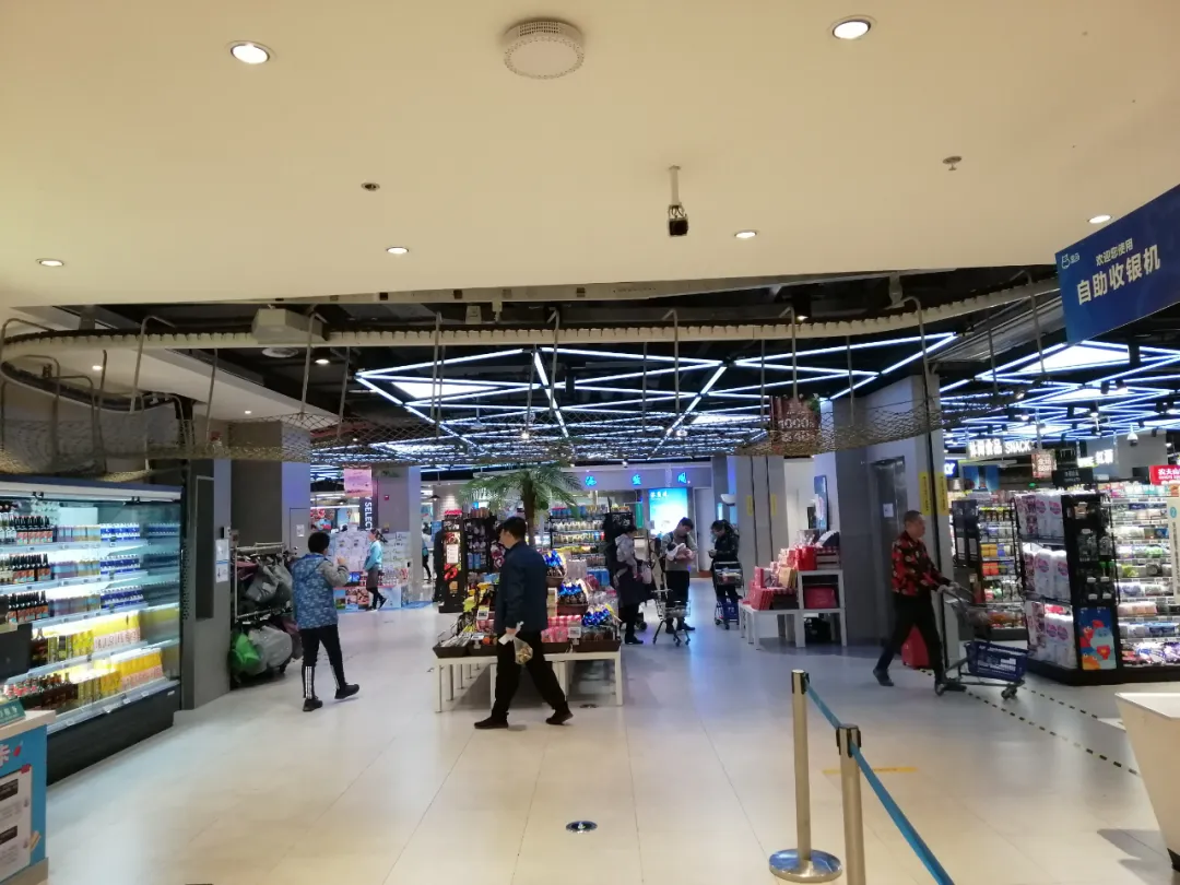 餐飲旺店們爭搶B1層，商場高層成“棄子”……