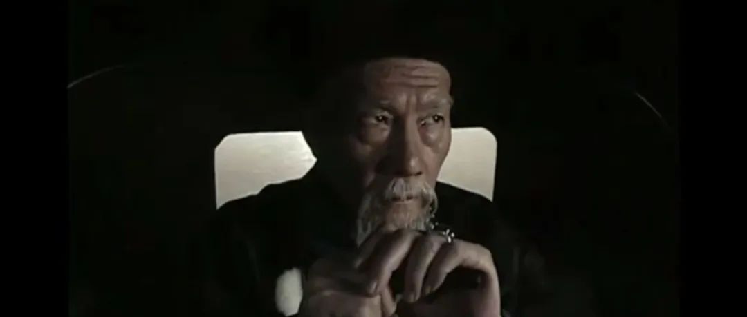 軍事上無力，外交上無能