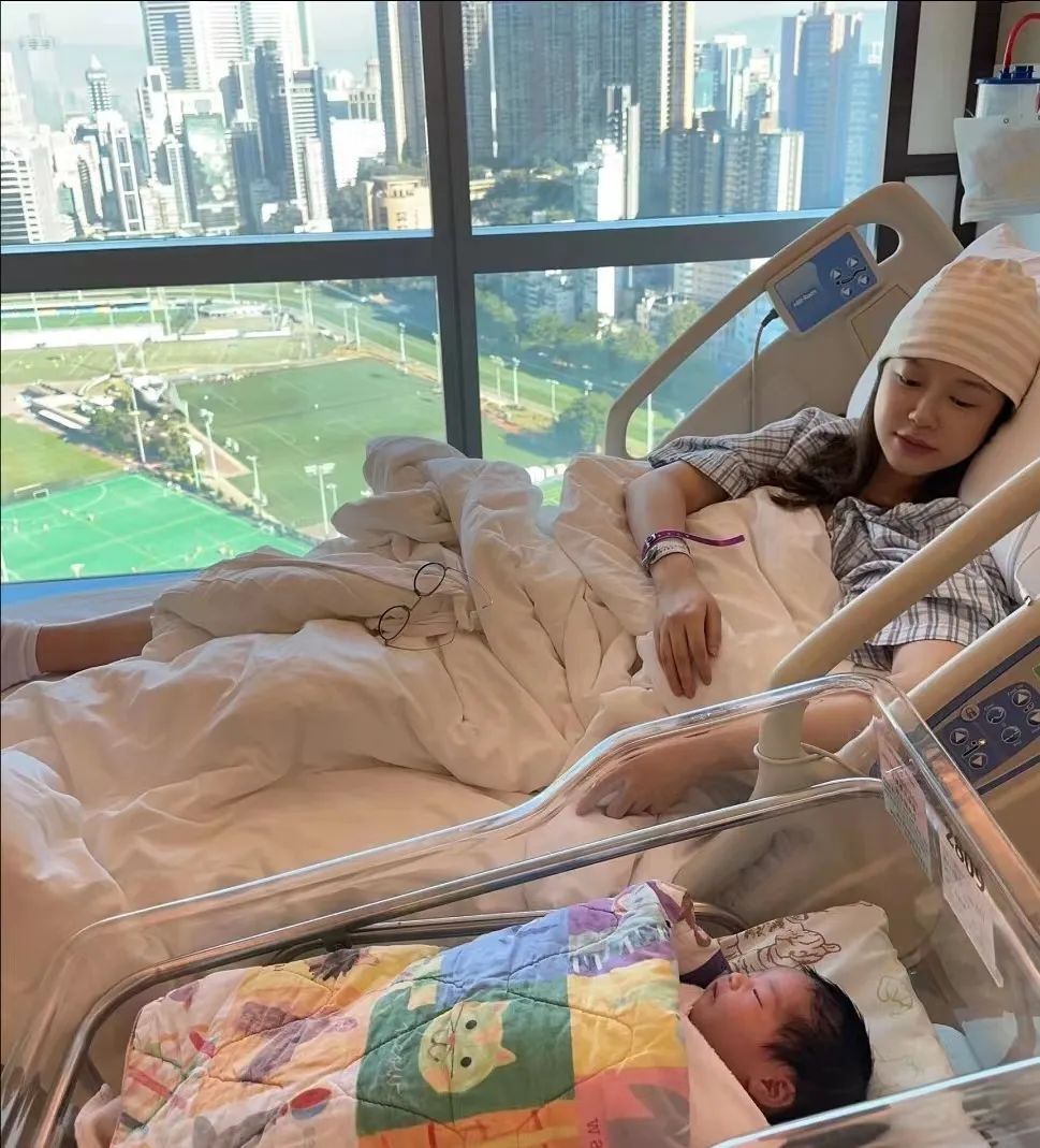 最強小三，官宣生子