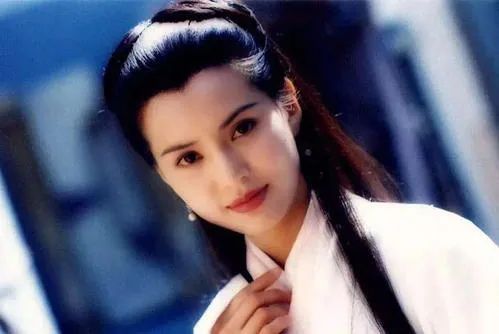 入戲小龍女，活成王語嫣：李若彤的愛情及其他