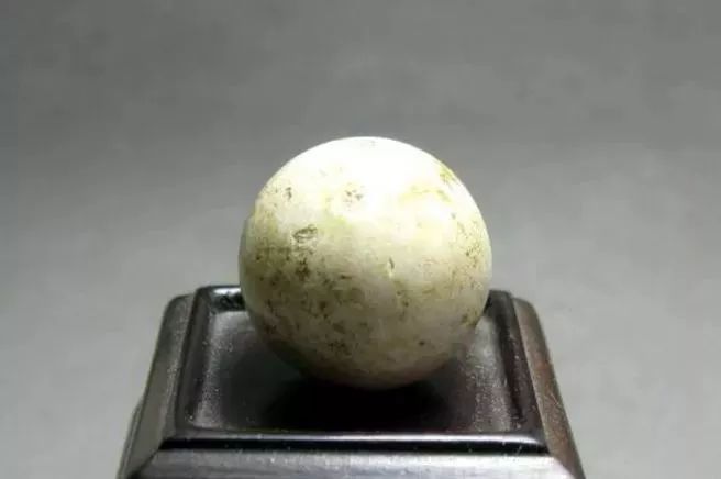 {熱血爽文}因為一塊破石頭，從此他開啟了富可敵國，坐擁美人的傳奇人生