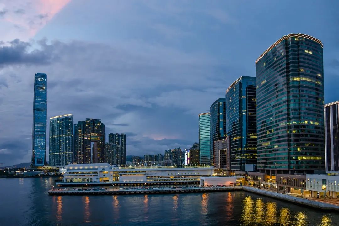 漲瘋了！香港，牛市來了