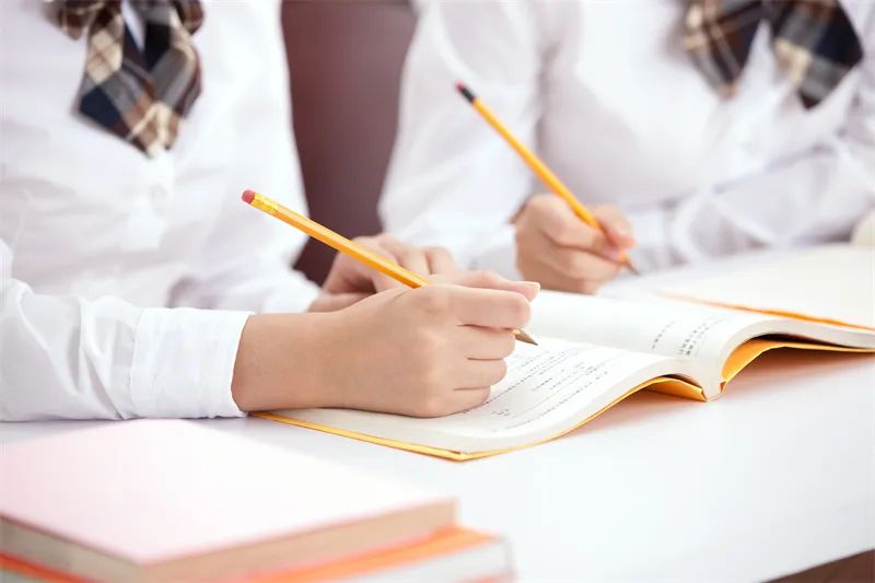 班主任坦言：學習後勁兒足，班級前10名的孩子，大多都來自這4種家庭！（早看早受益）