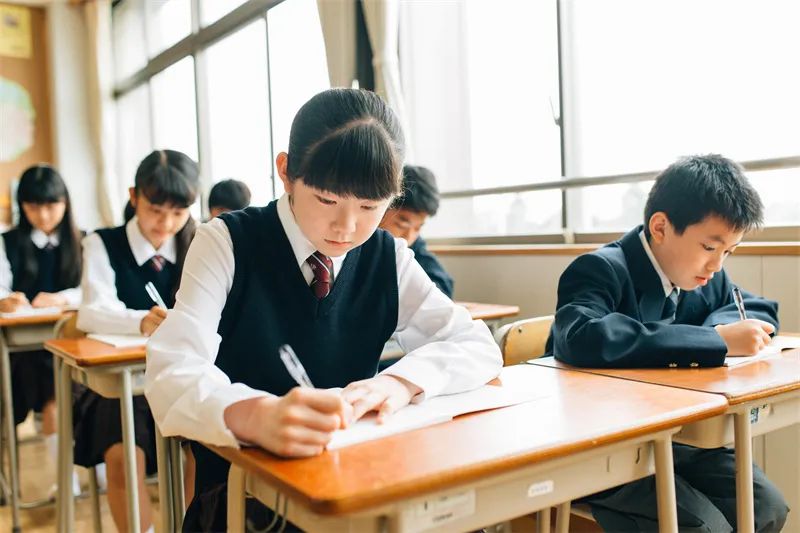 重點班學生抑鬱過半！容易抑鬱的孩子，從這些細節就看得出……