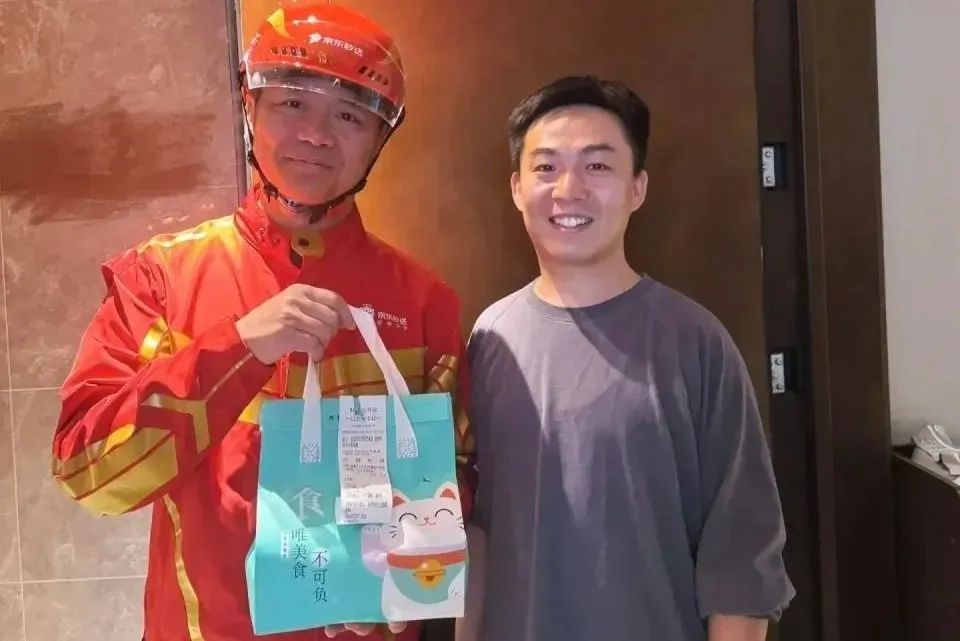 新聞早點｜​美團，緊急回應！劉強東，親自送餐！