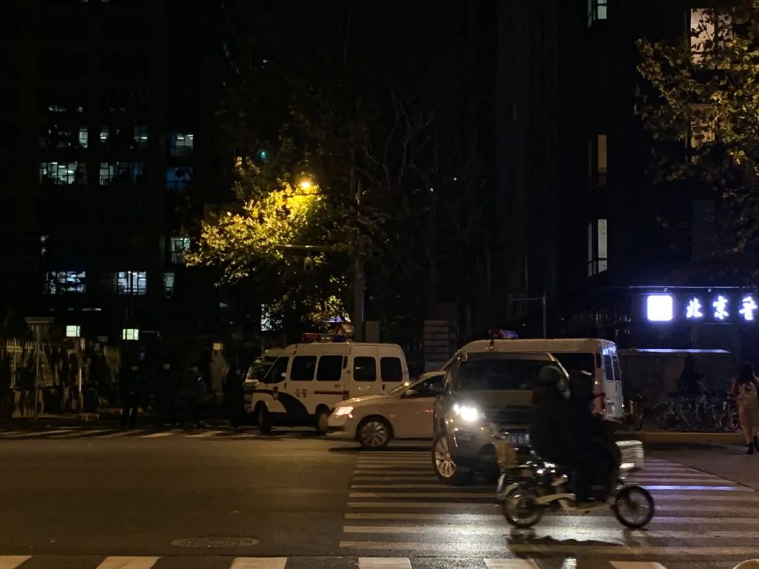 從丹稜街到月亮的距離