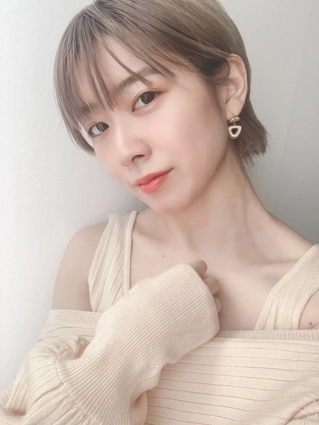 35歲世界著名女鋼琴家現狀曝光！住7㎡蝸居，公廁洗澡，一頓飯只花2毛錢：簡直是夢中情房！