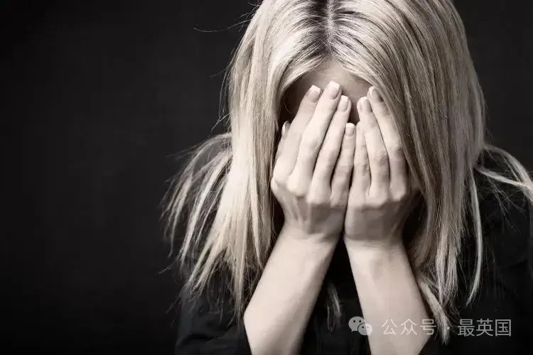 “真抱歉，你的雙手雙腳都要沒了…”女子做小手術後高燒昏迷，醒來得知噩耗…