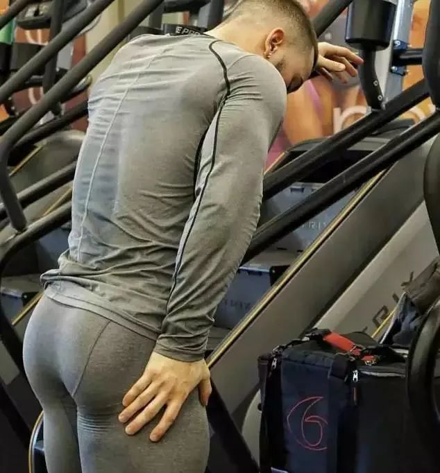 做一個翹臀男人是什麼體驗？這也太真實了….