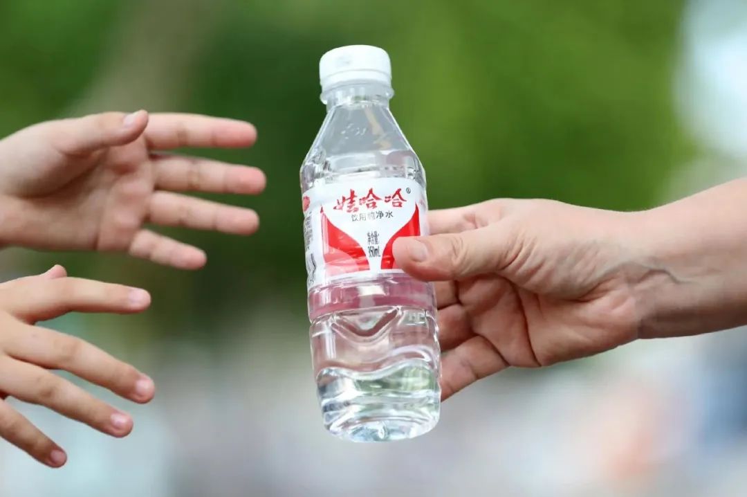 娃哈哈代工背後，宗馥莉的品牌與控制權博弈戰
