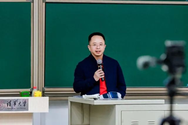 周鴻禕清華授課剖析DeepSeek：開啟AI普惠與產業升級程序