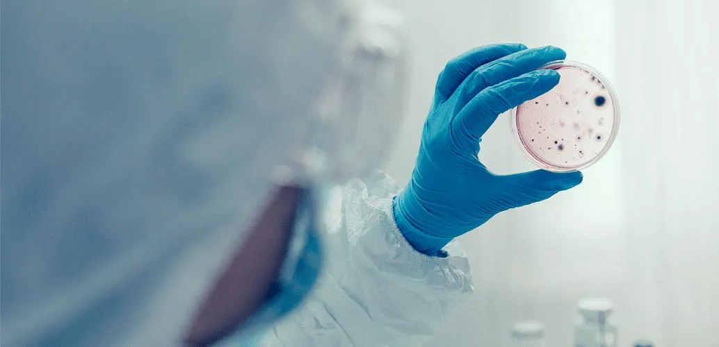 27歲女博士確診HIV陽性，被傳染的途徑讓人無法接受