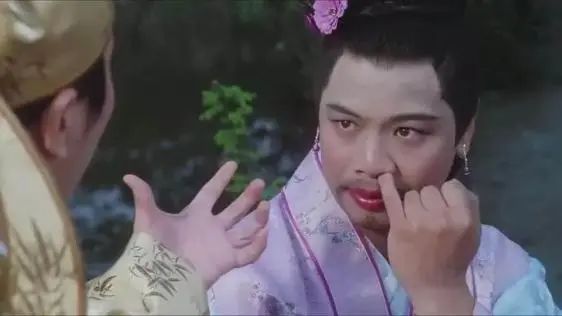 男子扮美女誘姦2名男網友被判5年半，什麼罪名？