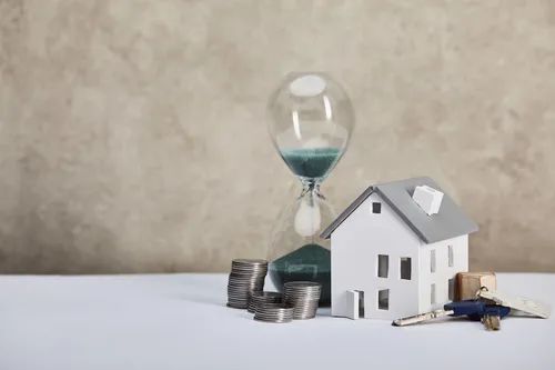業主欠費近60萬，物業巨頭“不幹了”！多家物業撤場，有小區物業費降40％