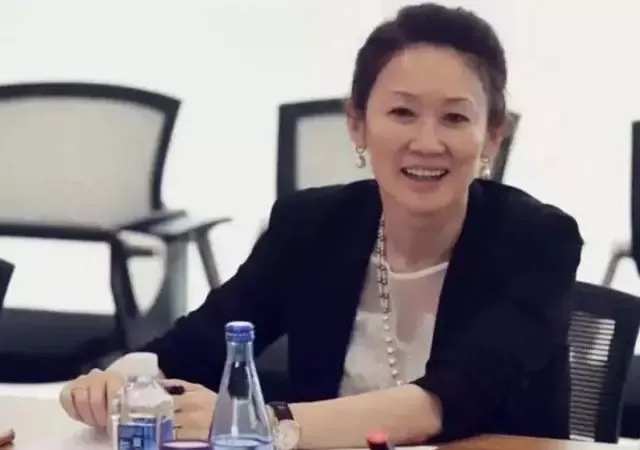又爆大料！美女行長和情色院長，出事了！