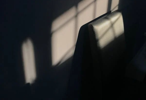 父母越沒本事，越喜歡對孩子做這1件事，害了孩子卻不自知