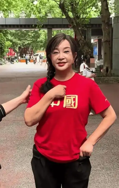 劉曉慶又被舉報偷漏稅，情債惹的禍？