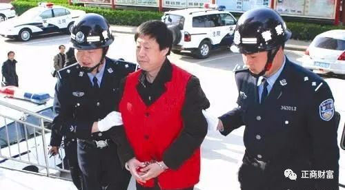 特警隊長常年強姦少女嫖宿賣淫女，辦公室存大量春藥！