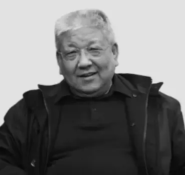 因觀看主席追悼會轉播時吃花生，他被判刑8年