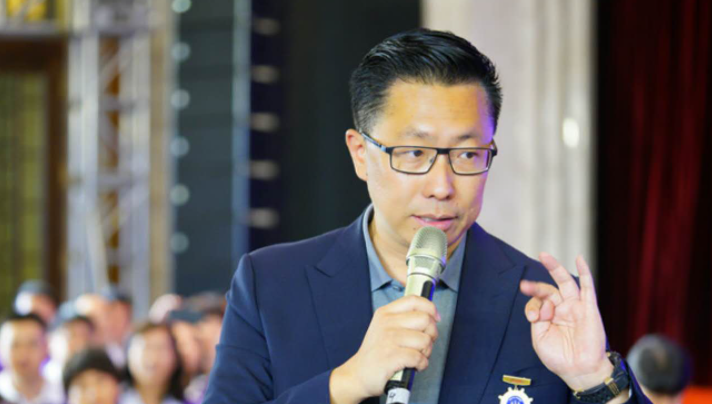 “瘋狂英語”李陽，走向何方？