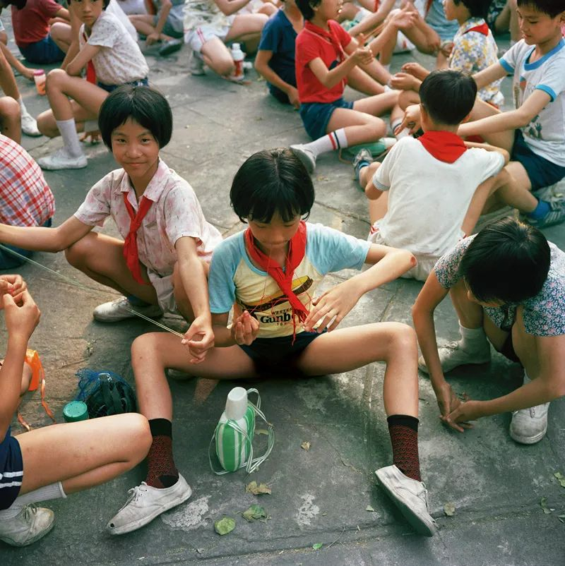 別把孩子逼進“廁所社交”？