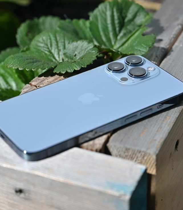 iPhone17Pro新配色曝光，蘋果為何如此青睞藍色？