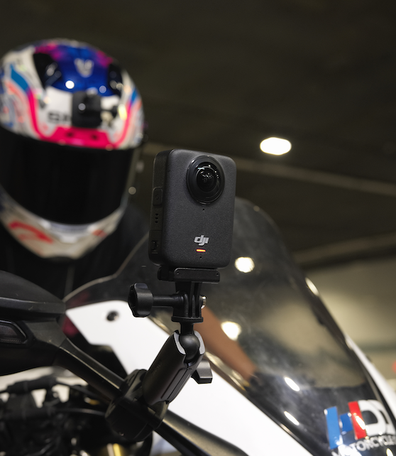 這臺全景相機，重現《F1》飛車鏡頭｜大疆OSMO360上手