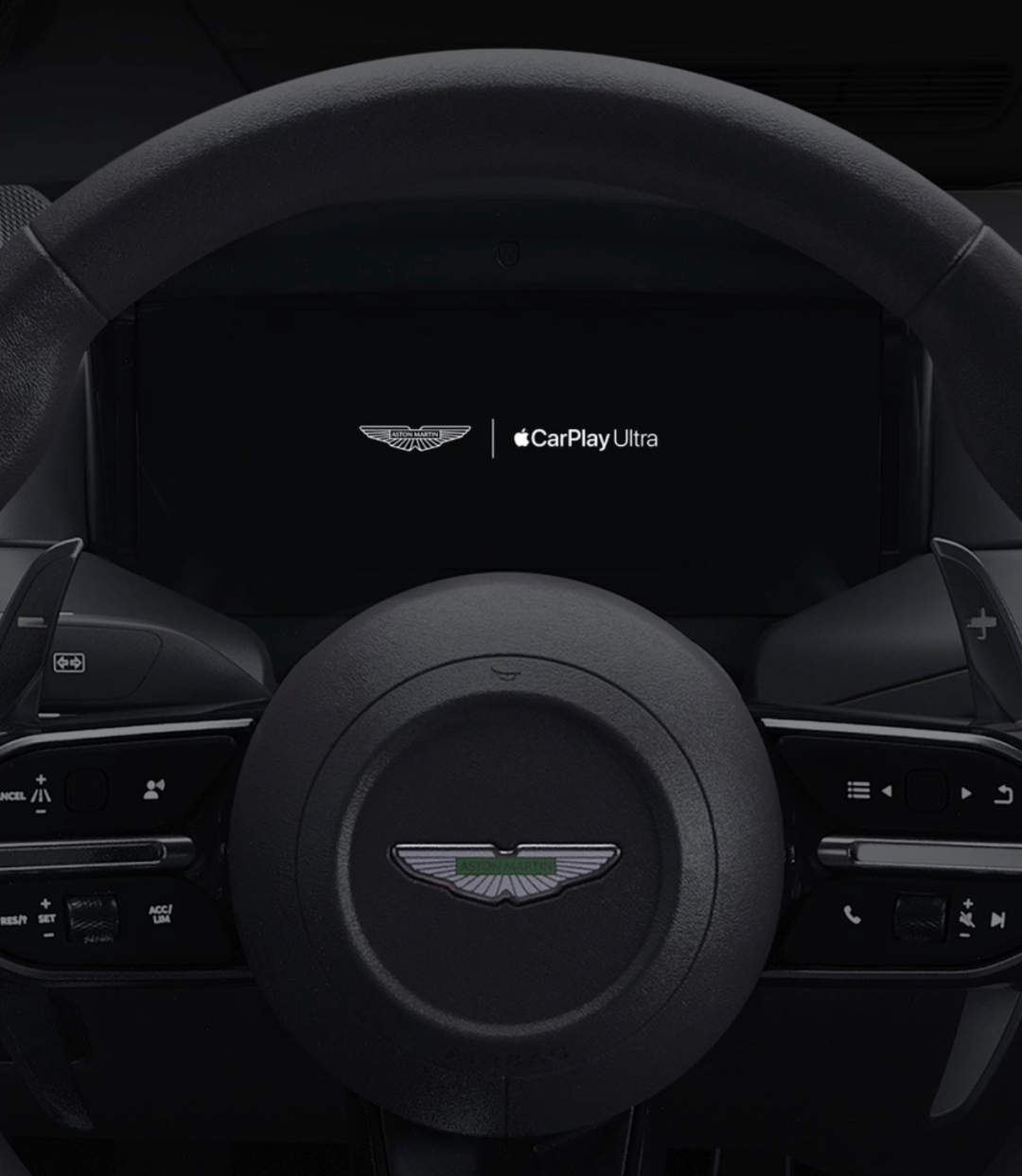 苦等三年，蘋果終於釋出新CarPlay！功能拉滿，但你需要一輛阿斯頓·馬丁