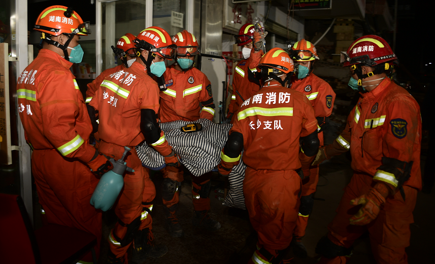 長沙女生被埋88小時生還，這操作就是教科書