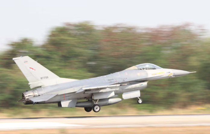 F-16越境轟炸，中國這兩個近鄰大打出手！
