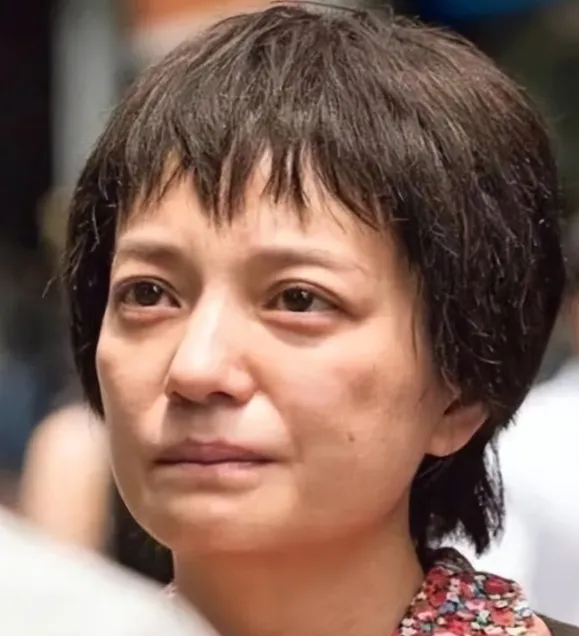 49歲的趙薇，被強制執行！
