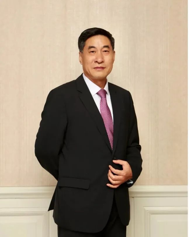 千億啤酒巨頭換帥，一個不願過舒服日子的人告別
