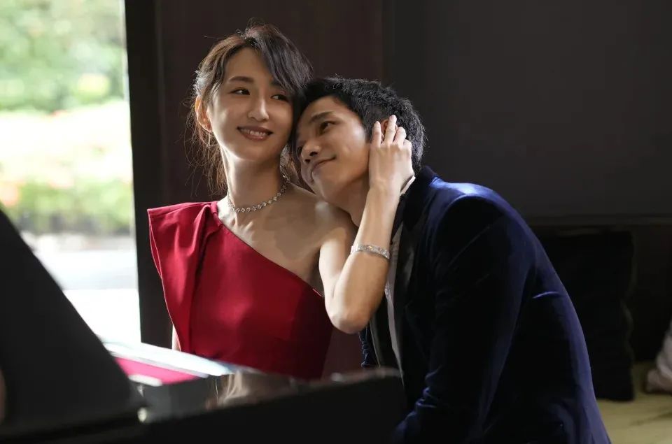 人脈致富的真相：廣交富友，謹慎結婚