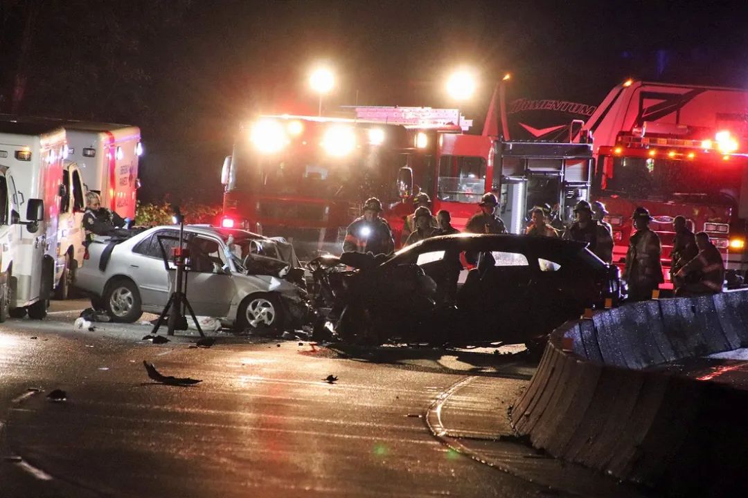 血淋淋！大溫兩車高速公路上迎頭對撞！2死3傷！輪渡航班延誤