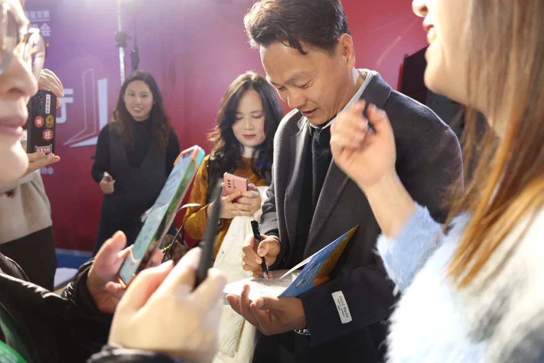 解鎖孩子成長新密碼婦專委委員韋志中老師主編的“激發孩子內驅力”系列新書釋出會在京舉辦