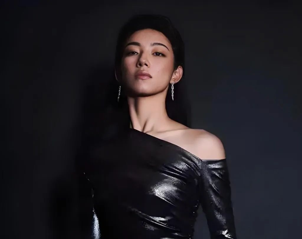 那爾那茜，為何要自曝？