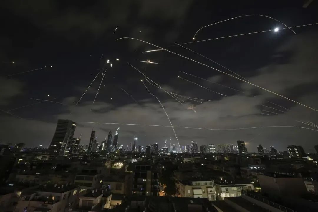 伊朗大地震！