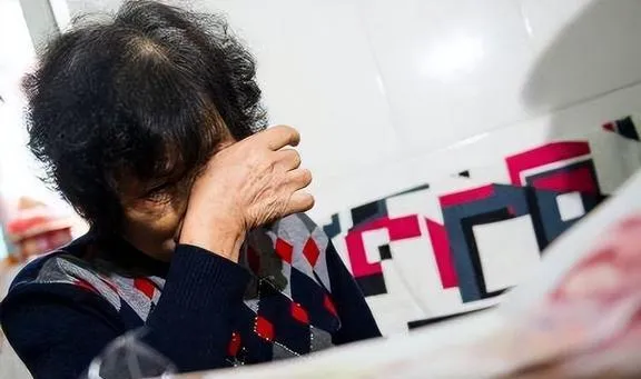 早上空腹喝水，比不吃早餐危害還大？起床後，千萬不要忘記吃魚油，可惜很少有人….