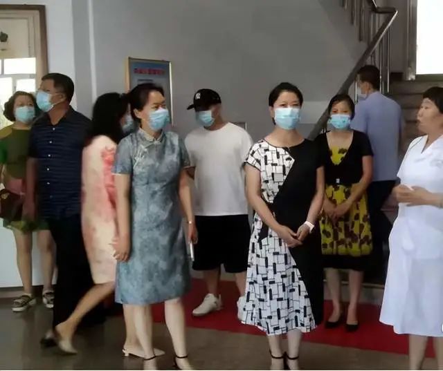東北鶴崗美女幹部曹曉宇又翻車！